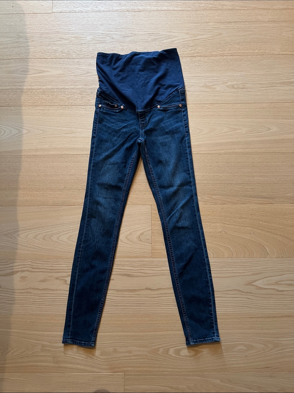 H&M skinny maternity jeans size 4